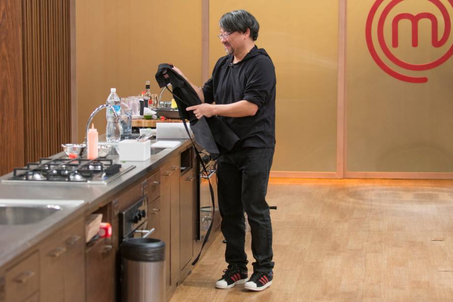 Lee é eliminado da terceira temporada do 'MasterChef Brasil' em prova de sorvete