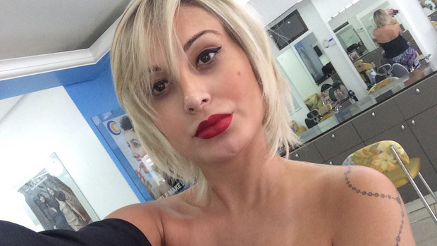 A apresentadora Andressa Urach mostra seu novo corte de cabelo A apresentadora Andressa Urach mostra seu novo corte de cabelo