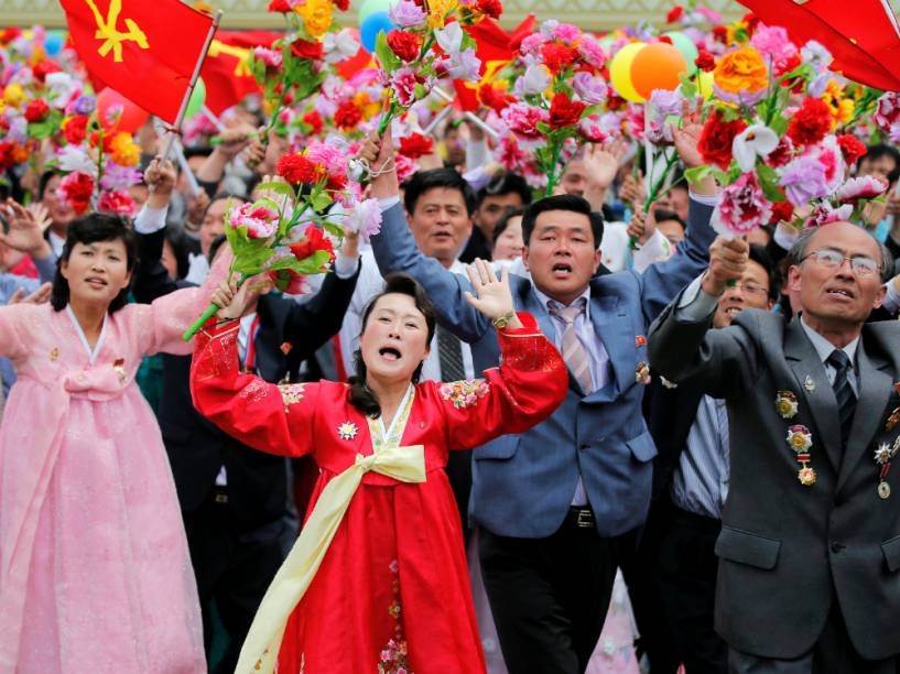 Desfile celebra o último dia do congresso do Partido dos Trabalhadores, em Pyongyang, Coreia do Norte