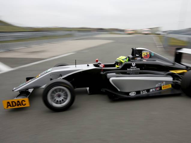 Mick, filho de Michael Schumacher, nos testes de pré-temporada da Fórmula 4 alemã, no circuito de Oschersleben Mick, filho de Michael Schumacher, nos testes de pré-temporada da Fórmula 4 alemã, no circuito de Oschersleben