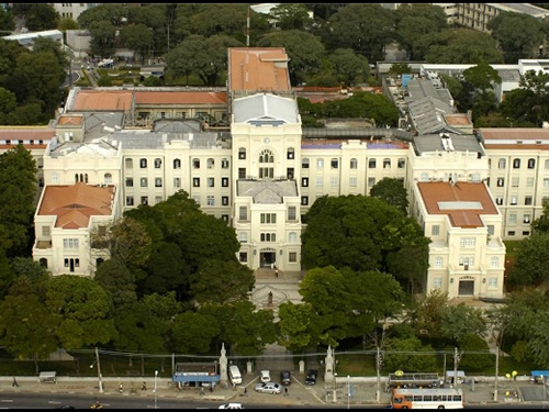 Prédio da Faculdade de Medicina da USP, na avenida Dr. Arnaldo, em São Paulo