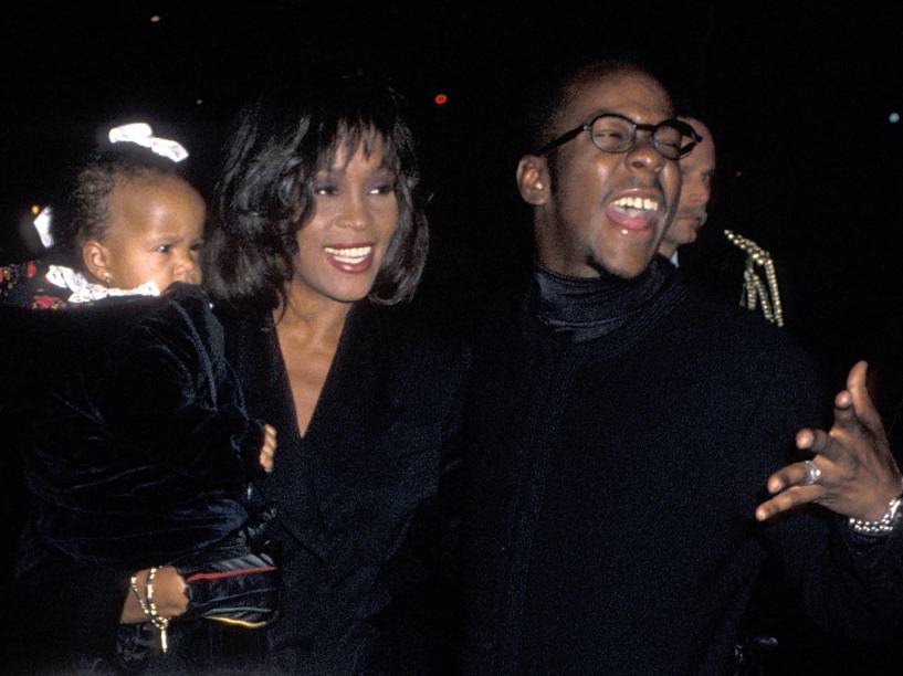 Cantora Whitney Houston, o cantor Bobby Brown e sua filha Bobbi Kristina, em 1994