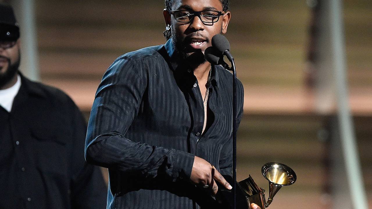 Kendrick Lamar durante a 58ª edição do Grammy, premiação que elege os melhores da música internacional, que acontece nesta segunda-feira (15)