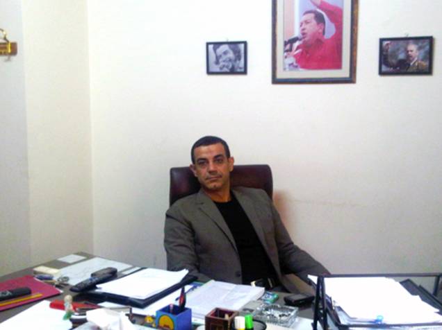 O libanês Ghazi Nassereddine, em sua mesa na embaixada da Venezuela em Damasco, onde era adido comercial. Procurado pelo FBI por terrorismo atualmente vive na Venezuela O libanês Ghazi Nassereddine, em sua mesa na embaixada da Venezuela em Damasco, onde era adido comercial. Procurado pelo FBI por terrorismo atualmente vive na Venezuela