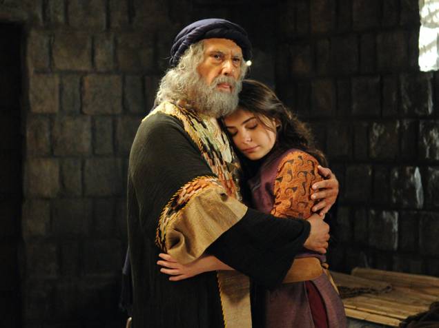 Jetro (Paulo Figueiredo) e Betania (Marcela Barrozo) em cenas da segunda temporada de Os Dez Mandamentos, telenovela da Record Jetro (Paulo Figueiredo) e Betania (Marcela Barrozo) em cenas da segunda temporada de Os Dez Mandamentos, telenovela da Record