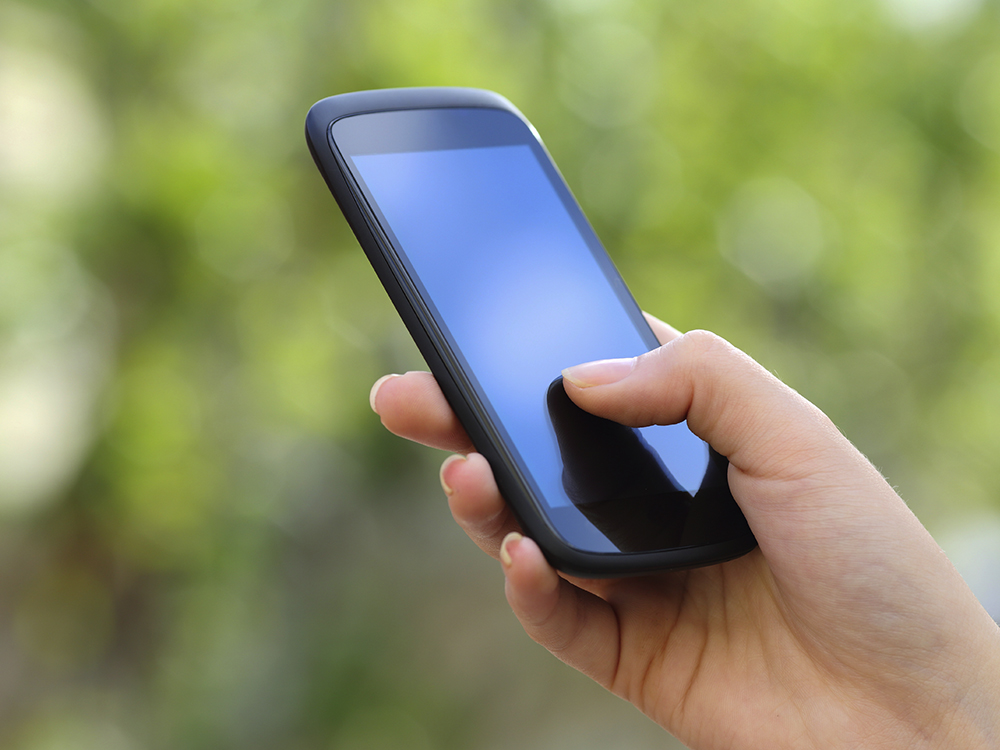 64,7% da população brasileira está conectada à internet