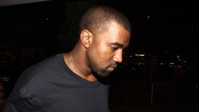Kim Kardashian e Kanye West chegam para o carnaval do Rio Kim Kardashian e Kanye West chegam para o carnaval do Rio