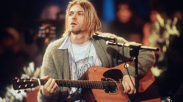 Kurt Cobain durante gravação do MTV Unplugged com a banda Nirvana em 1993 Kurt Cobain durante gravação do MTV Unplugged com a banda Nirvana em 1993