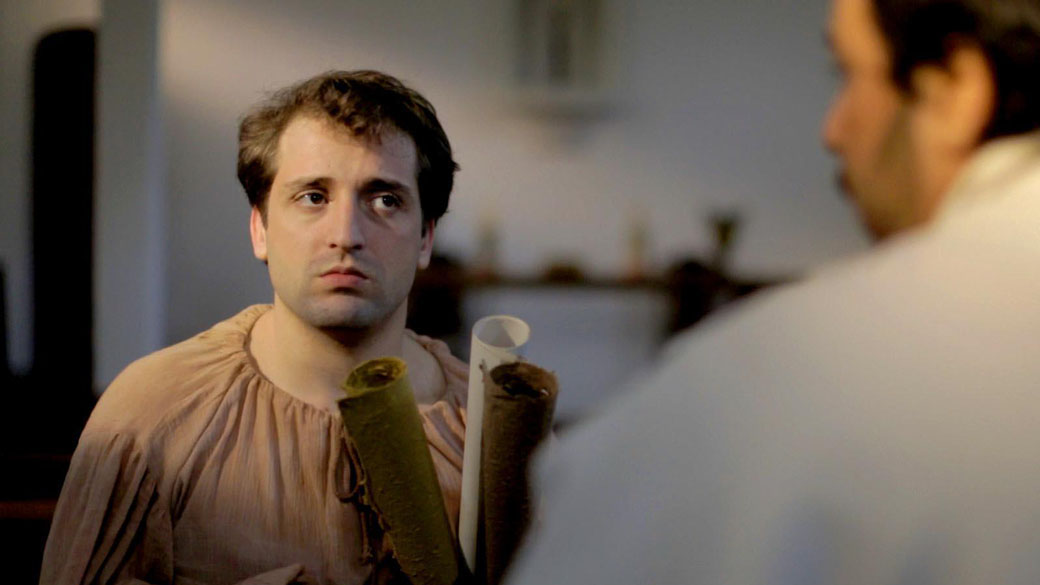 Gregório Duvivier durante o vídeo do Porta dos Fundos 'Michelangelo'