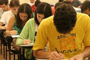 Enade será aplicado neste domingo para cerca de 435 mil estudantes