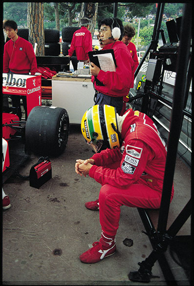 Ayrton Senna no boxe da McLaren durante GP de Mônaco de 1989