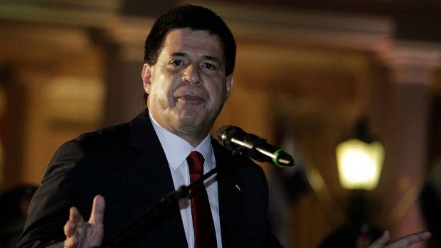 Falta de quórum no Congresso paraguaio adia votação de renúncia de Cartes