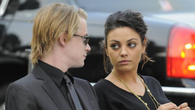 Macaulay Culkin e Mila Kunis passaram a infância juntos, engataram recentemente um namoro que agora chega ao fim Macaulay Culkin e Mila Kunis passaram a infância juntos, engataram recentemente um namoro que agora chega ao fim