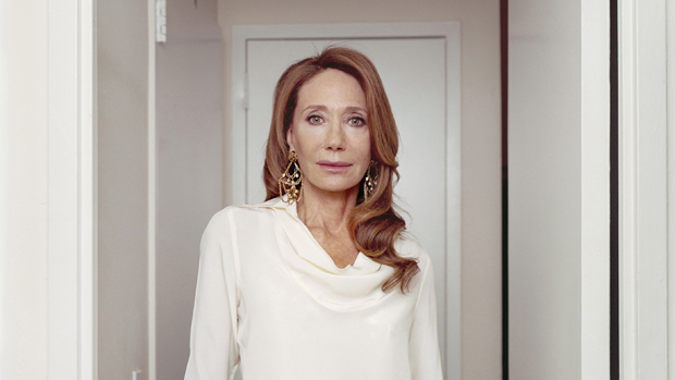 Em 1978, enquanto filmava no Rio de Janeiro, a atriz americana Marisa Berenson sofreu um acidente de carro que a deixou com o rosto desfigurado. Pitanguy prontamente a socorreu. "Ele foi meu salvador". No ano passado, quando estava internado no Hospital Samaritano por causa de uma crise renal, o médico recebeu uma visita da musa. Em 1978, enquanto filmava no Rio de Janeiro, a atriz americana Marisa Berenson sofreu um acidente de carro que a deixou com o rosto desfigurado. Pitanguy prontamente a socorreu. "Ele foi meu salvador". No ano passado, quando estava internado no Hospital Samaritano por causa de uma crise renal, o médico recebeu uma visita da musa.