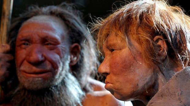 Neandertais e humanos primitivos provavelmente se beijavam, diz estudo