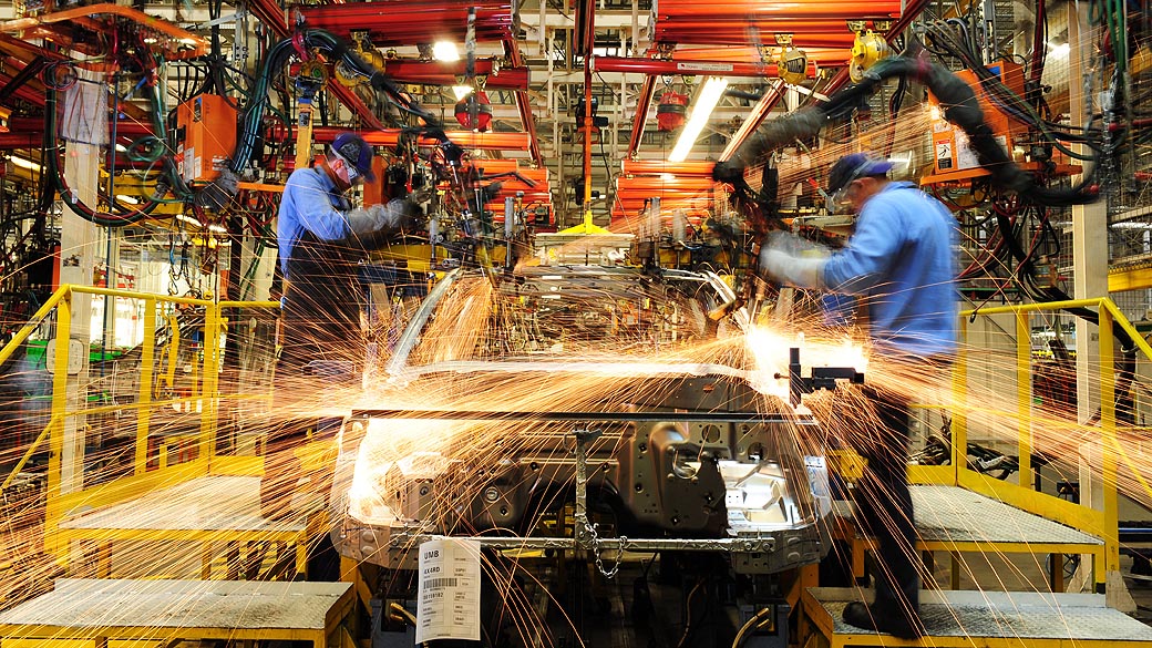 Governo recorre aos bancos públicos para impulsionar o setor automotivo