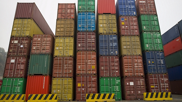 O comércio global de bens crescerá 3,3% neste ano e 4,0% em 2016, menos do que projetado anteriormente, devido principalmente ao fraco crescimento econômico.
