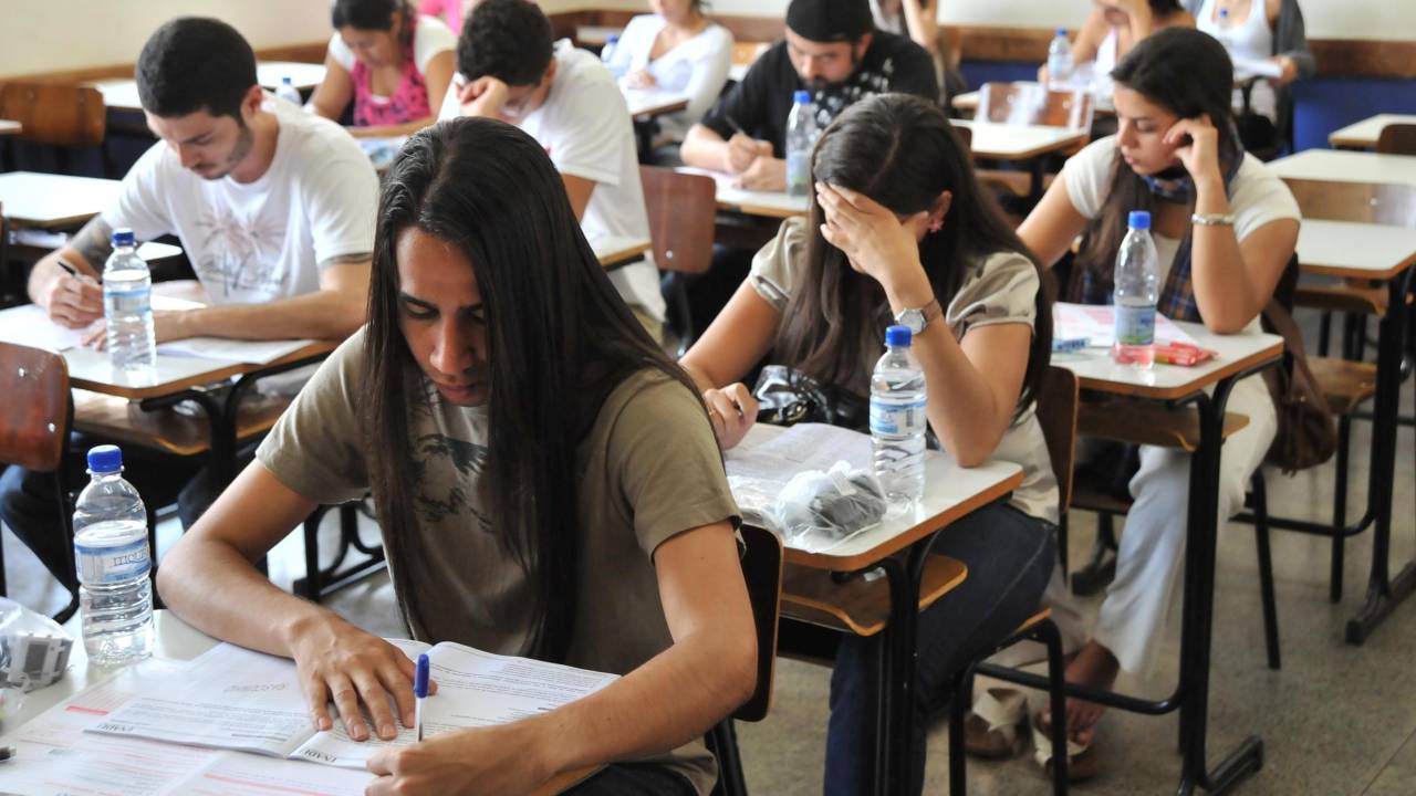 Alunos realizam prova do Enade, em Brasília