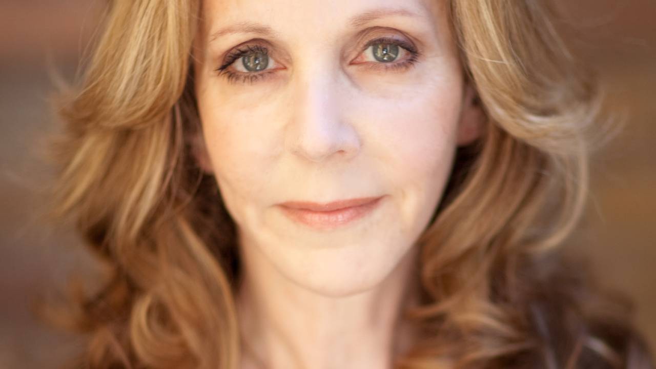 Rebecca Goldstein: "Ateus e religiosos concordam mais sobre o mundo do que imaginam"