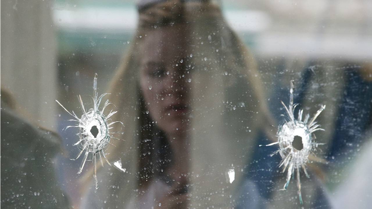 Tiroteio deixa sete mortos em universidade em Santa Bárbara, nos Estados Unidos