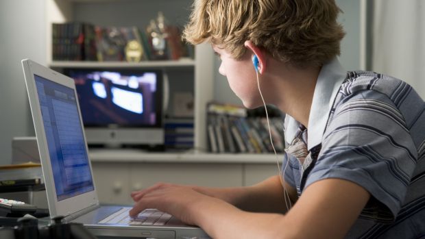 Vocabulário da Geração Alfa dificulta a identificação do bullying por pais e moderadores