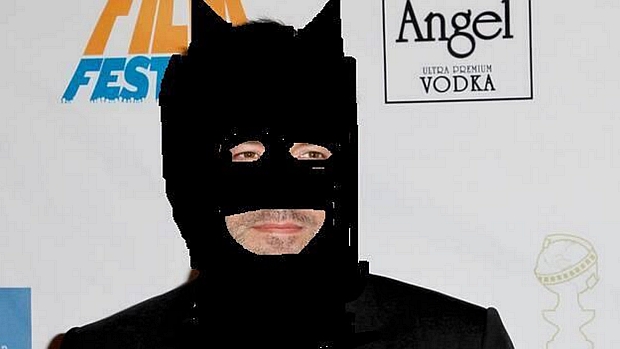 Montagem simula a "primeira imagem" de Ben Affleck como Batman Montagem simula a "primeira imagem" de Ben Affleck como Batman