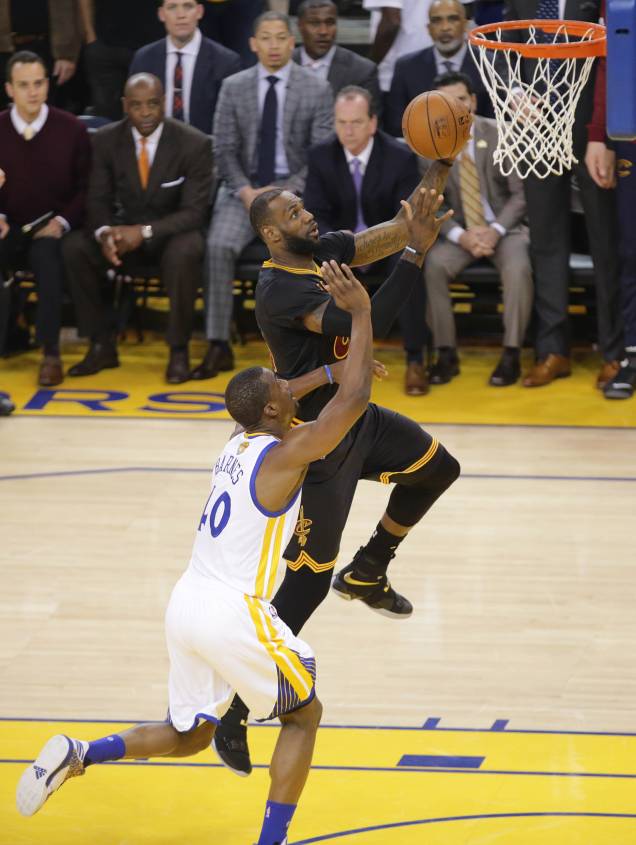 O jogador LeBron James, do Cleveland Cavaliers, no jogo 7 da final da NBA, contra o Golden State Warriors O jogador LeBron James, do Cleveland Cavaliers, no jogo 7 da final da NBA, contra o Golden State Warriors