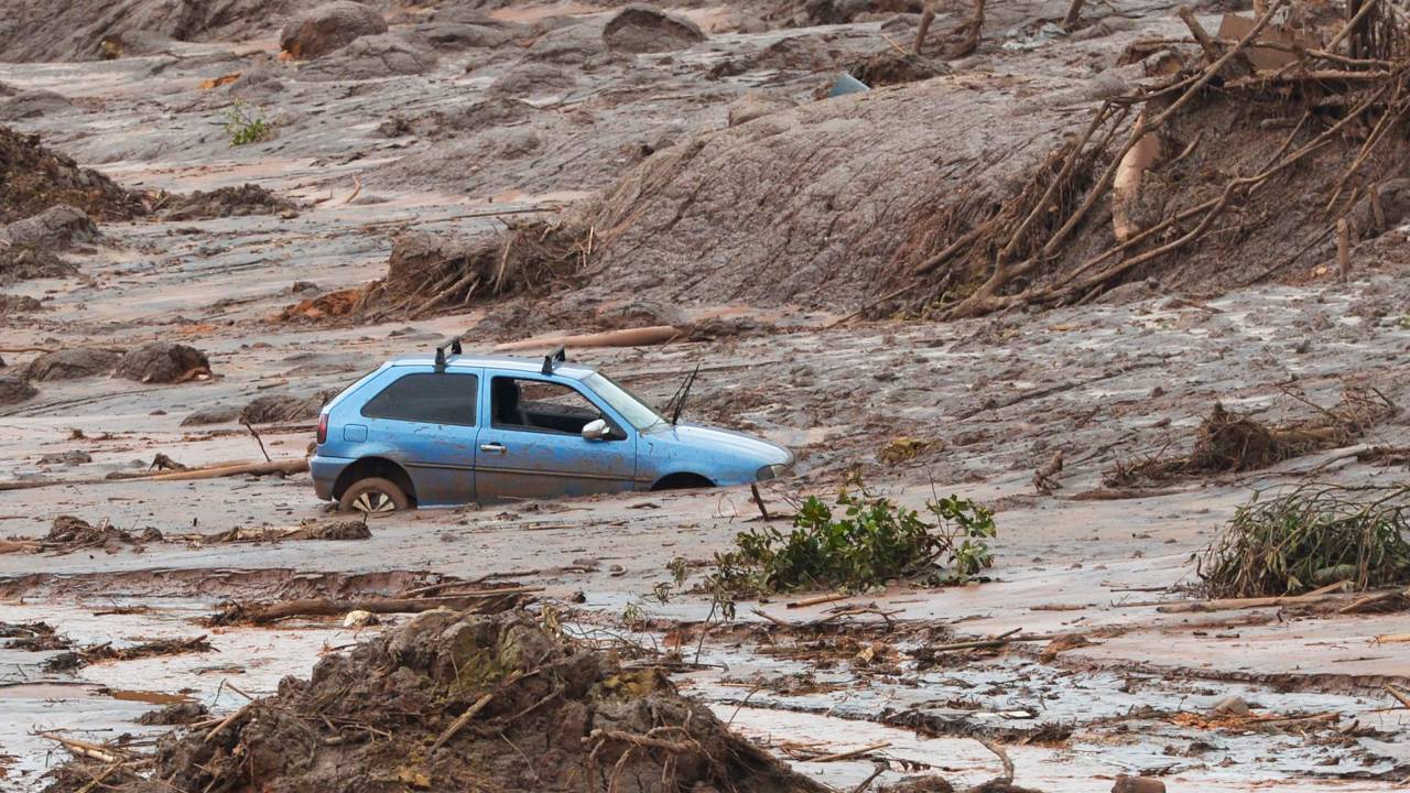 Distrito de Bento Rodrigues, em Mariana (MG), atingido pelo rompimento de duas barragens de rejeitos da mineradora Samarco - 09/11/2015