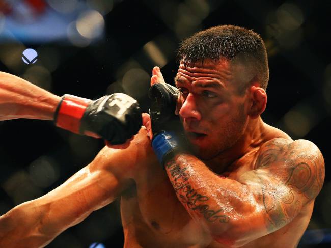 Rafael dos Anjos durante UFC 185 na American Airlines Center, no Texas