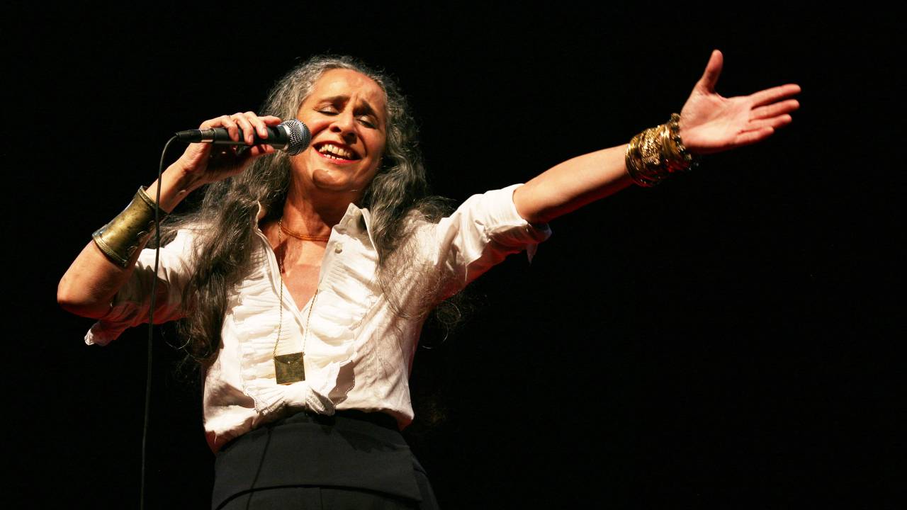 Maria Bethânia durante apresentação em Londres, Inglaterra