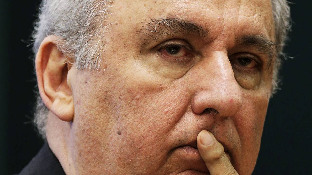 Pecuarista José Carlos Bumlai em depoimento em CPI do Congresso Nacional
