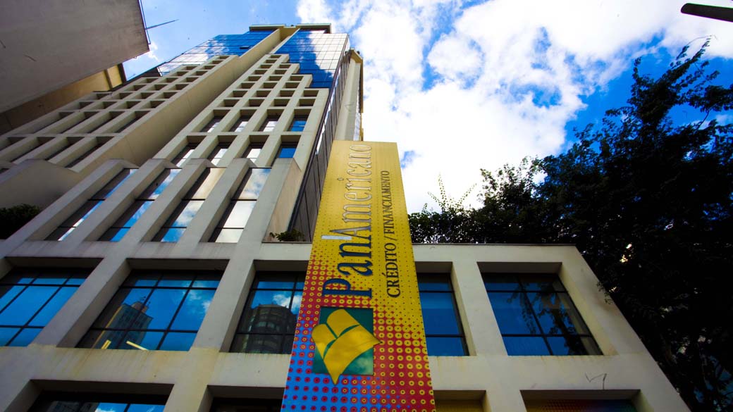 Fachada do banco PanAmericano