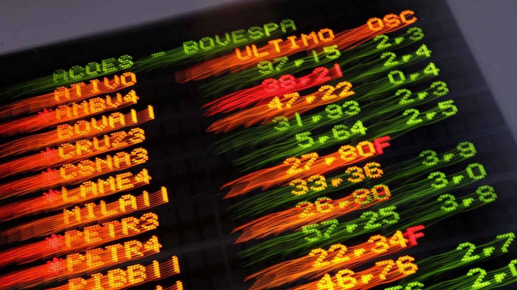 Investidores estrangeiros sacam 4,9 bilhões de reais da bolsa brasileira desde o tarifaço de Trump