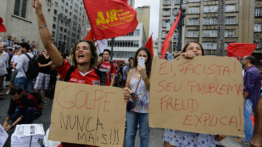 Manifestantes durante a Marcha da Família, na Praça da República, em São Paulo