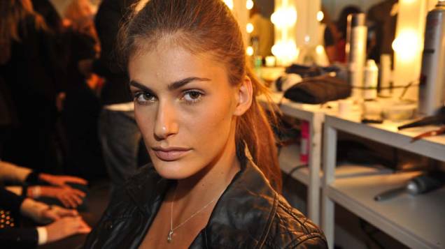 Carol Francischini nos bastidores da São Paulo Fashion Week Carol Francischini nos bastidores da São Paulo Fashion Week