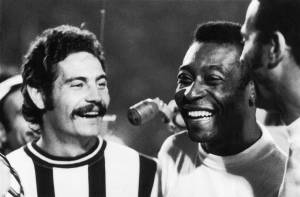 carreira-pele-03-original.jpeg Pelé e Rivellino, rivais por Santos e Corinthians -