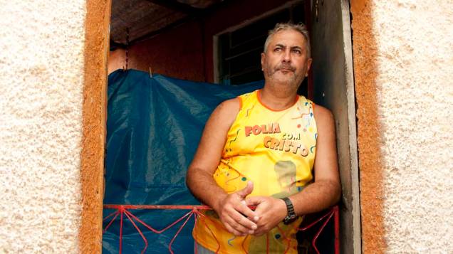 O carteiro Hercilei Antunes, 44 anos, mora em frente à escola, e achou que havia um bando atirando O carteiro Hercilei Antunes, 44 anos, mora em frente à escola, e achou que havia um bando atirando