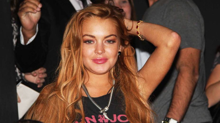 Lindsay Lohan chega em coquetel da John John em São Paulo