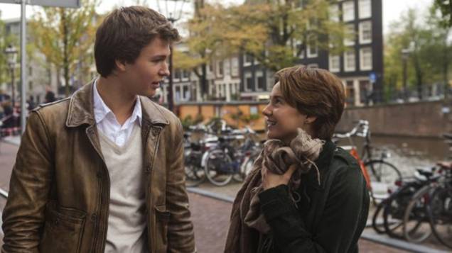 Os atores Shailene Woodley e Ansel Elgort em cena do filme A Culpa É das Estrelas Os atores Shailene Woodley e Ansel Elgort em cena do filme A Culpa É das Estrelas
