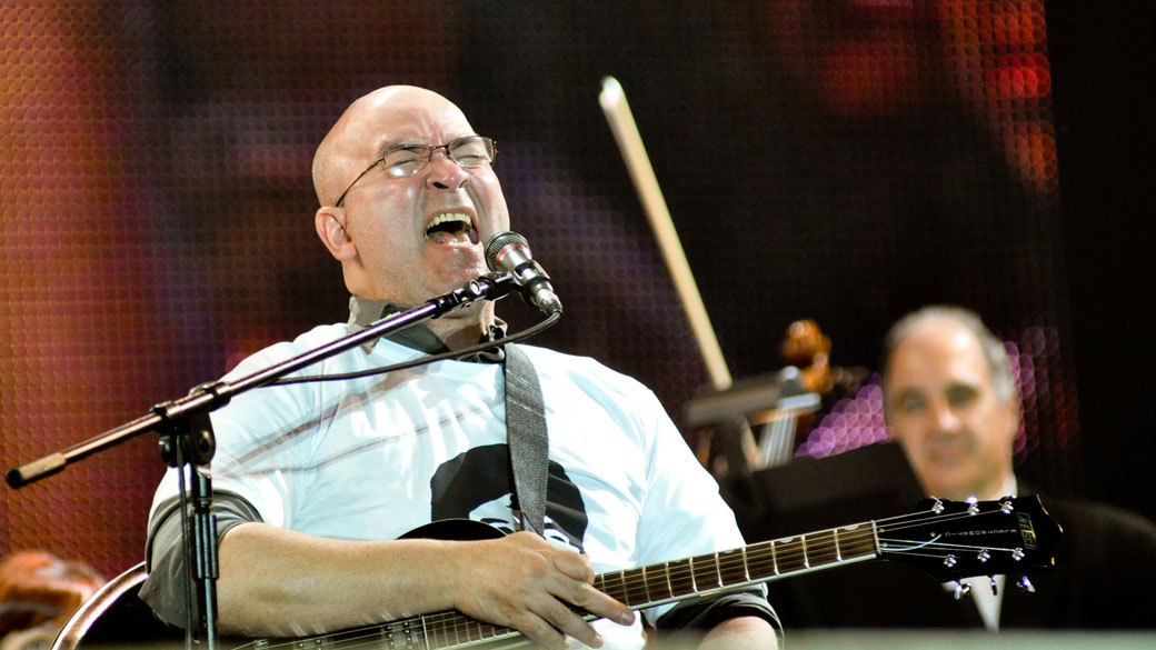 Herbert Vianna durante o Concerto Sinfônico Legião Urbana e Orquestra Sinfônica Brasileira no palco Mundo, no quarto dia do Rock in Rio, em 29/09/2011