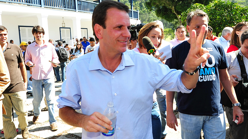 Eduardo Paes, prefeito do Rio e candidato vota na manhã deste domingo