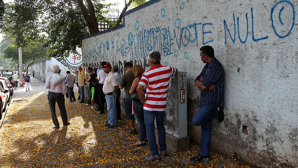 Renda, idade avançada e desalento afastam o eleitor das urnas