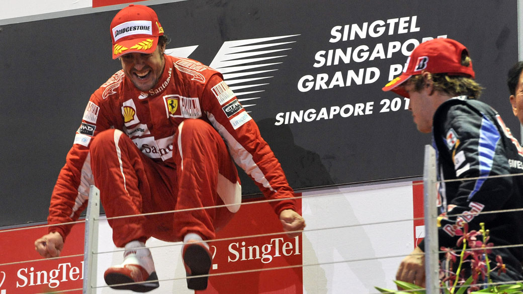 Fernando Alonso, da Ferrari, comemora a vice-liderança do campeonato com 191 pontos