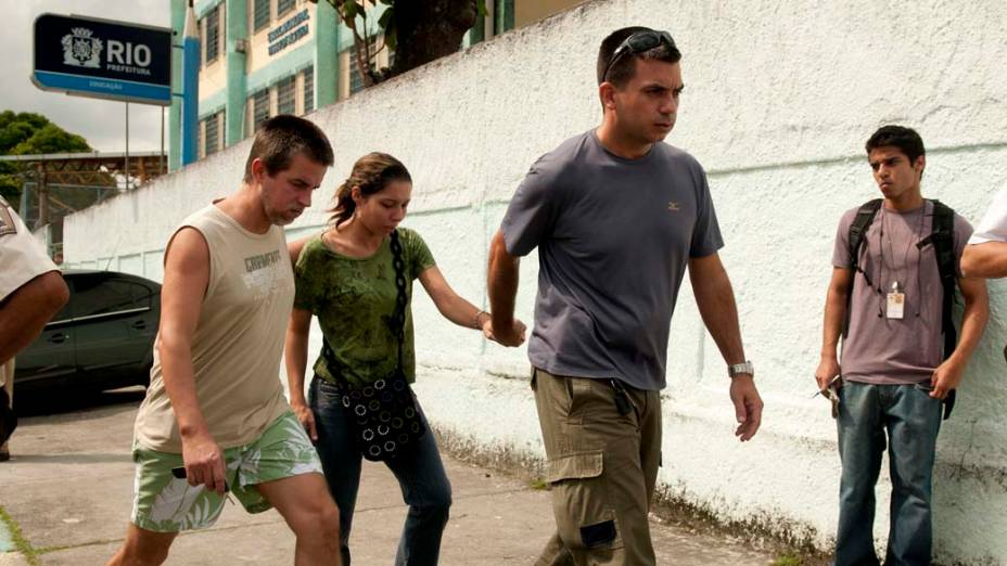 Familiares procuram por notícias das crianças na Escola Municipal Tasso da Silveira, no bairro Realengo, Rio de Janeiro