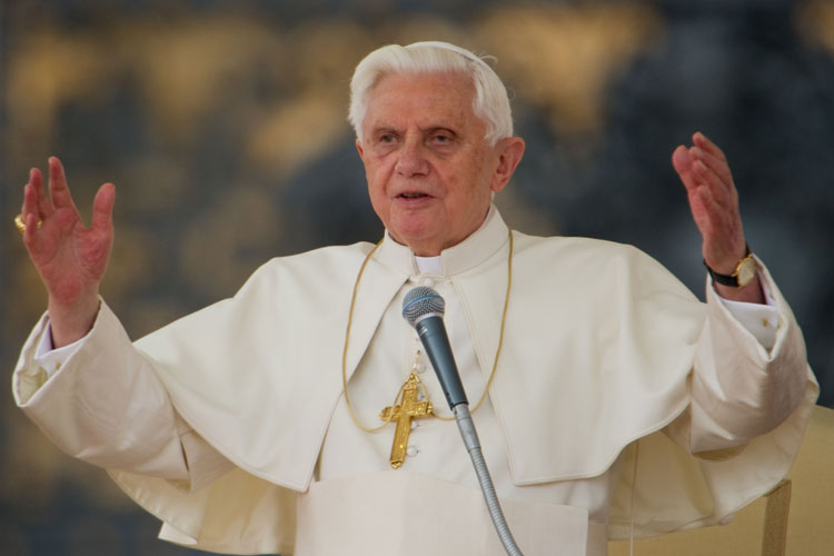 Bento XVI culpa ‘colapso moral’ da sociedade por casos de pedofilia