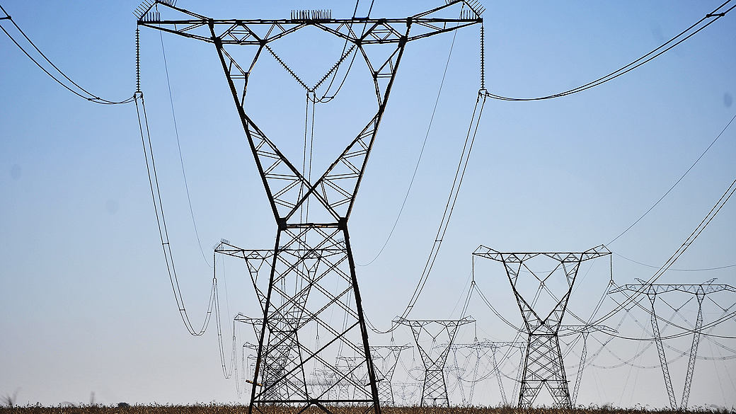 Se corte for anunciado e gastos da CDE não forem revisados, contas de luz podem subir