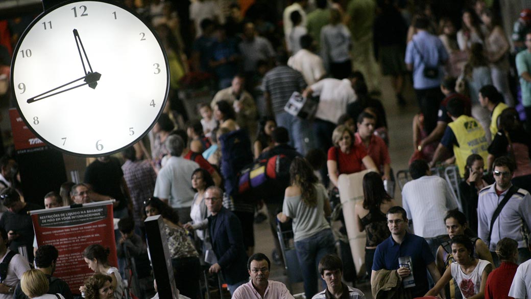 Movimentação intensa na manhã desta terça-feira, no Aeroporto Internacional de Cumbica. Os aeroviários aeronautas suspenderam a greve que estava prevista para hoje