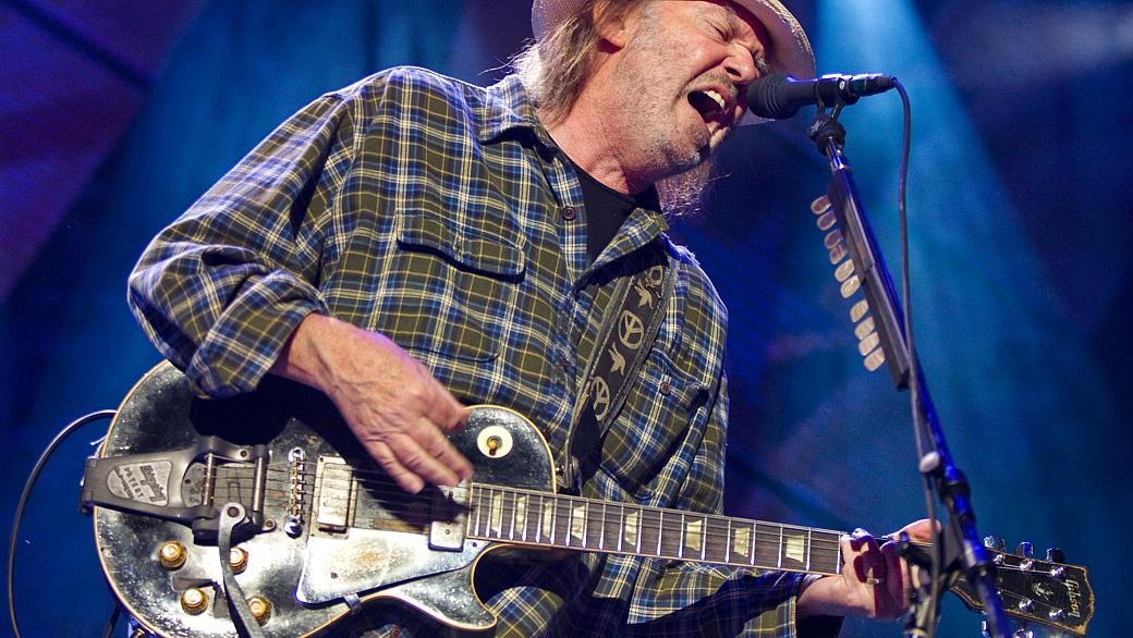 Neil Young: 'É preciso distribuir música que as pessoas possam realmente ouvir e sentir'