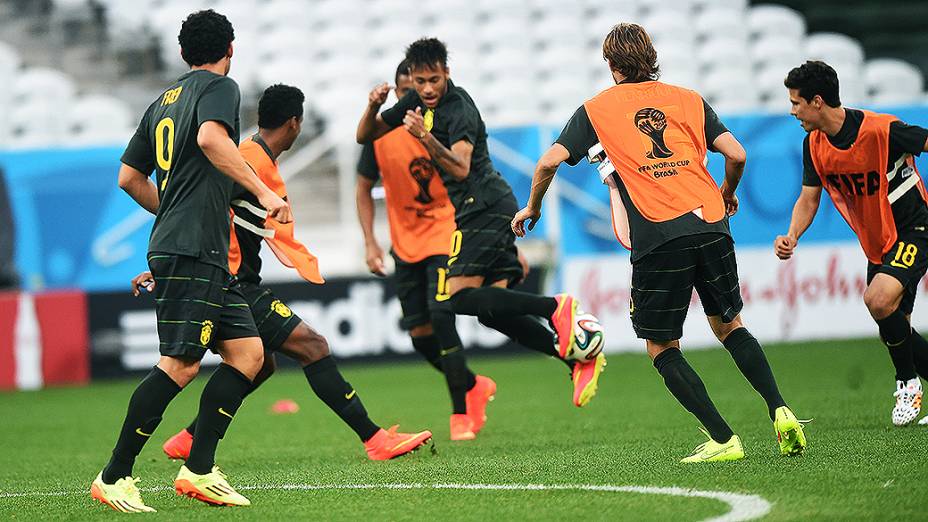 Seleção brasileira treina no Itaquerão antes do jogo contra a Croácia, em São Paulo