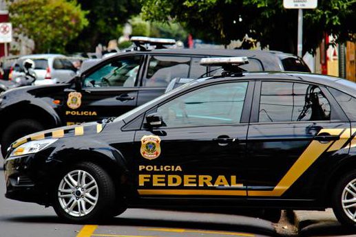 Acusados usaram carro da PF no crime